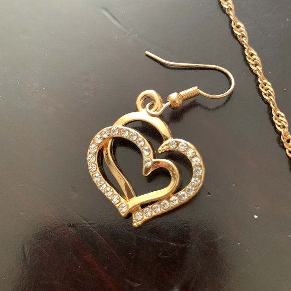 4/$20 NIP 3pc Heart Rhinestone Set - Picture 3 of 6